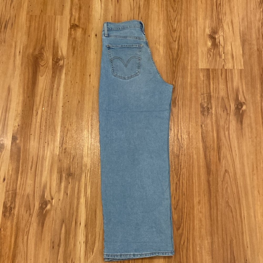 ♥️ HOST PICK ♥️ LEVIS High rise cropped wide leg W27 X L27 - Picture 3 of 6